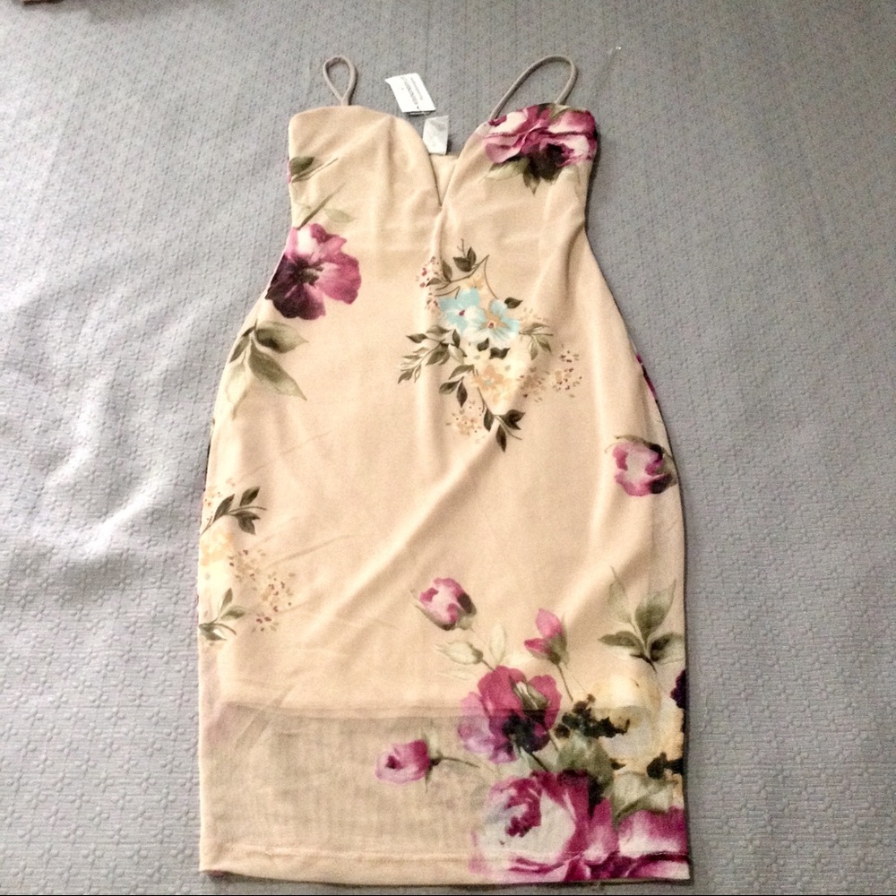 New nude floral dress size small
